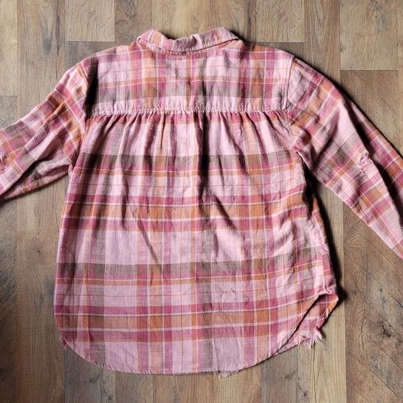 American Eagle Distressed Flannel - Picture 2 of 6